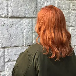 ミディアム カラー カジュアルを女っぽく 𝗮𝘆𝗮𝗰𝗼のヘアスタイル