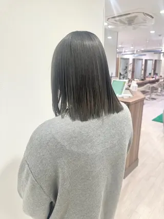 ミディアム カラー Re:st所属・Miyavi/カラー ショートボブのヘアスタイル