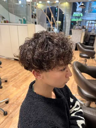 ショート パーマ メンズ hip's eyes 渡辺舜のヘアスタイル
