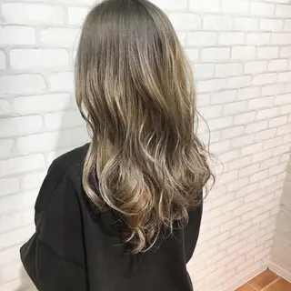ロング ミヤザキ タクトのヘアスタイル