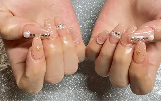 ネイル VIERU 🌈🎀💖のネイルデザイン