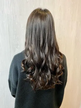 ロング GLOSS 心斎橋 山上のヘアスタイル