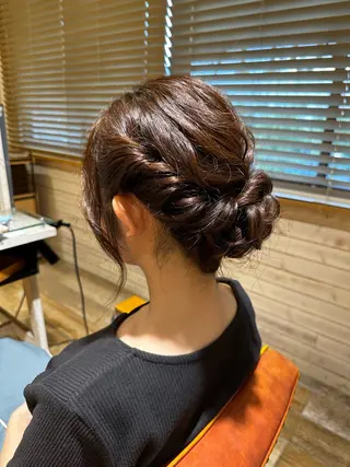 ミディアム ヘアアレンジ 岡本 葵のヘアスタイル