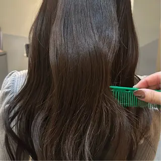 ロング カラー basho岡本 菜那のヘアスタイル