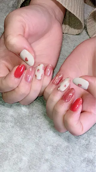 ネイル haleyume所属・shino🌟 痛ネイルのネイルデザイン