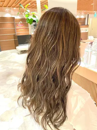 ロング カラー レイヤー/グレージュ メンズパーマのヘアスタイル