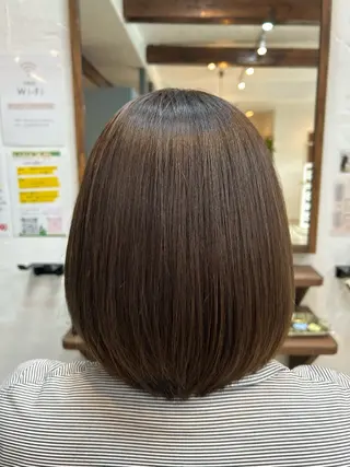 ミディアム 仲与根 瞳のヘアスタイル