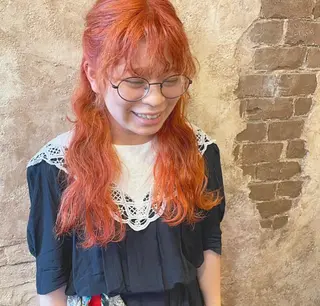 ロング カラー ヘアアレンジ ブリーチ、パーマ 西部笑のヘアスタイル