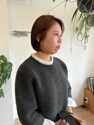 ミディアム 艶ベージュ/オリーブ カラー🫒airiのヘアスタイル