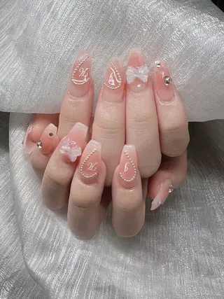 ネイル Lee Nailsのネイルデザイン