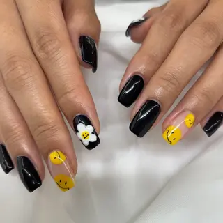 ネイル YURIN 𓈒ㅤׂ 𝜗𝜚のネイルデザイン