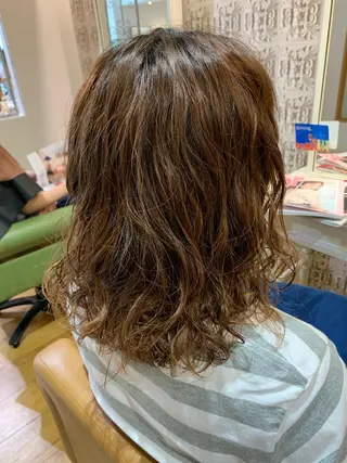 ミディアム パーマ 奥野 理香子のヘアスタイル