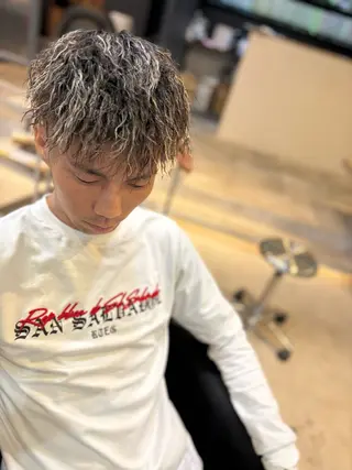 カラー パーマ メンズ 東 凱斗のヘアスタイル