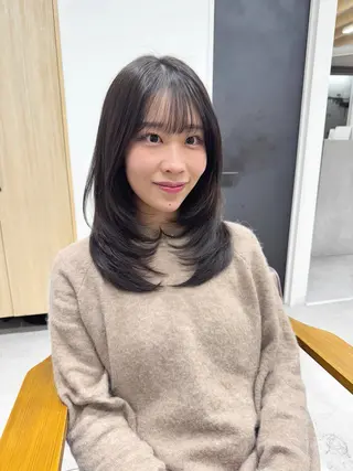 セミロング 艶レイヤー🍊 加藤隆也のヘアスタイル