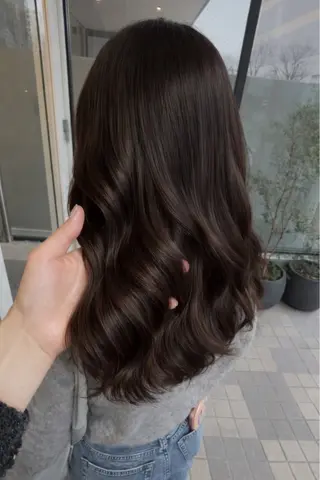 ロング ブリーチ /透明感カラー/のヘアスタイル