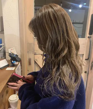 ロング カラー mir所属・柿沼 未夢のヘアスタイル