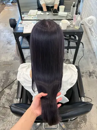 ミディアム カラー HIKARI🐈‍⬛ ハイトーン×デザインのヘアスタイル