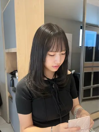 セミロング 艶カラー /　kokona🤍のヘアスタイル