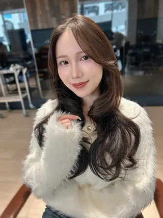 ロング 🎀大竹美侑／顔まわ りカット／レイヤーのヘアスタイル