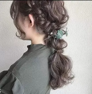 ヘアアレンジ ❁*EARTH/A 島崎千夏❁⃘*.ﾟのヘアスタイル