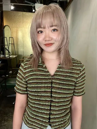 ミディアム ハイトーンカラー🍑 心斎橋のヘアスタイル