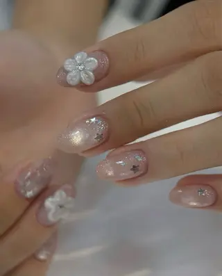 ネイル T. Leeのネイルデザイン