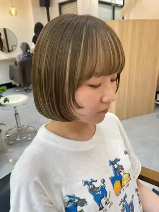ショート カラー 高梨 菜々のヘアスタイル