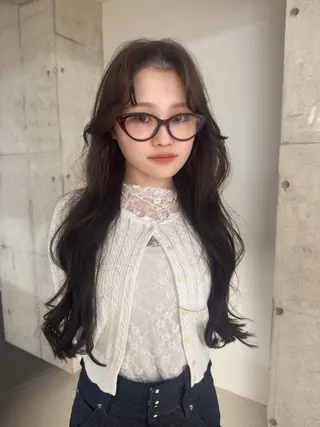 ロング カラー MIES amane(アマネ)のヘアスタイル