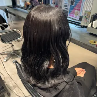 ミディアム あおい/透明感 /ハイトーンのヘアスタイル