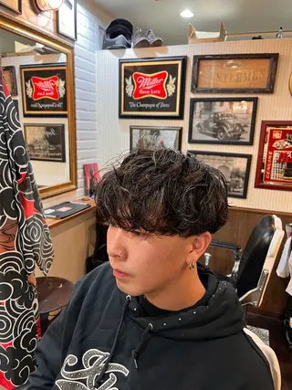 パーマ メンズ East Side Barber Shop所属・門岡 一沙のヘアスタイル
