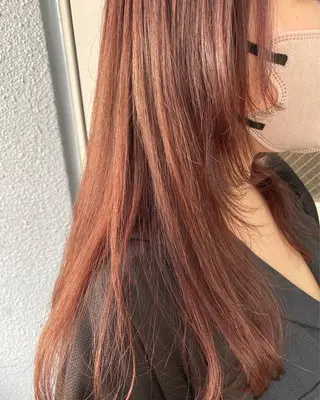 ロング 艶•透明感カラー フィーシーのヘアスタイル