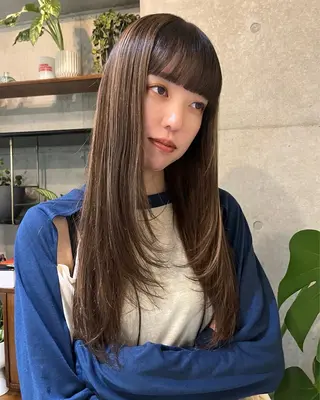 ロング レイヤーカット\ウル フ　chinatsuのヘアスタイル