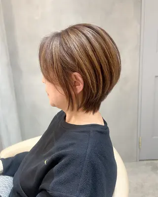 ショート ハッシュカット/韓国 レイヤー/カハナのヘアスタイル