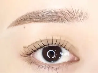 アイブロウ 岸 梨菜のマツエク・マツパデザイン