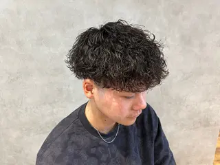 ミディアム パーマ メンズ 🔥メンズ専門🔥 塩拓巳のヘアスタイル