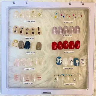 ネイル S LOUNGE NAIL所属・パーツたくさん🍓 SUMIのネイルデザイン