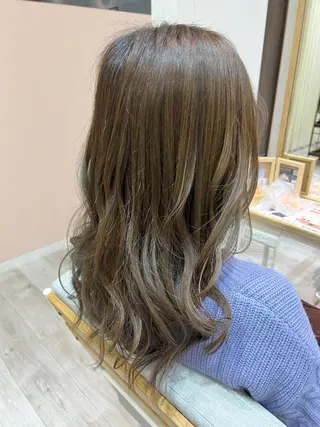 カラー 山田 真緒のヘアスタイル