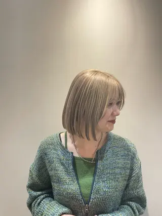 ショート カラー ⭐ハイトーンブリーチ ミルクティーピンクのヘアスタイル