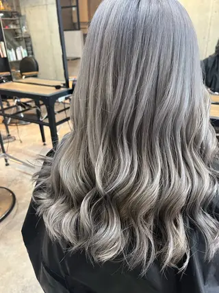 ロング 山本 みきのヘアスタイル