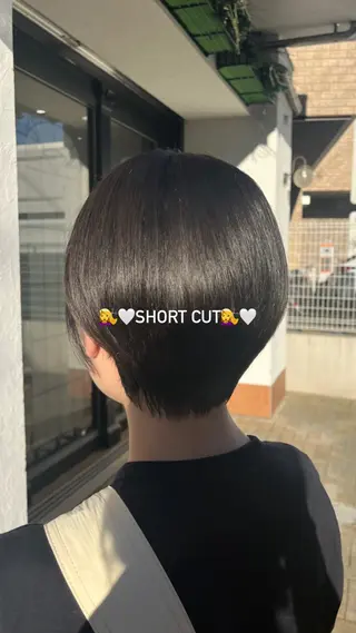 ショート KOKORO 中村 朱里のヘアスタイル