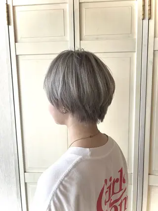 ショート カラー umber royce所属・SEKIMOTO IBUKIのヘアスタイル