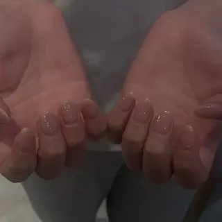 ネイル 𝑟𝑖𝑠𝑎 🕯‎🤍のネイルデザイン