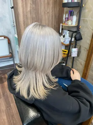 ミディアム カラー Lull (シェアサロンReco VIProom)所属・Lull1人美容室 バレイヤージュのヘアスタイル