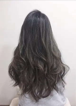 ロング MAAT所属 AKANEのヘアスタイル