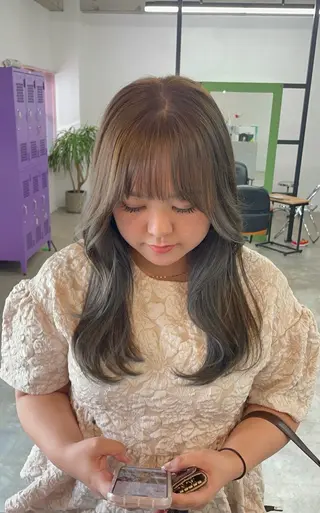 ロング カラー miloc himekaのヘアスタイル