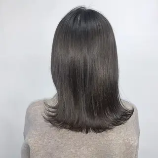 ミディアム カラー 色白に見える暗髪 梅田・増田のヘアスタイル