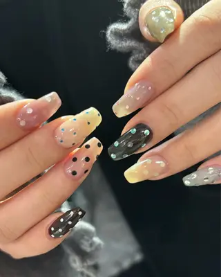 ネイル 🪐富島彩夏 /海外nail🪐のネイルデザイン