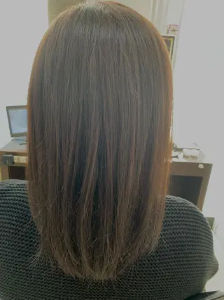 カラー OPERA 赤塚のヘアスタイル