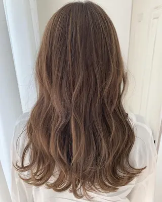 セミロング カラー fio マナミのヘアスタイル