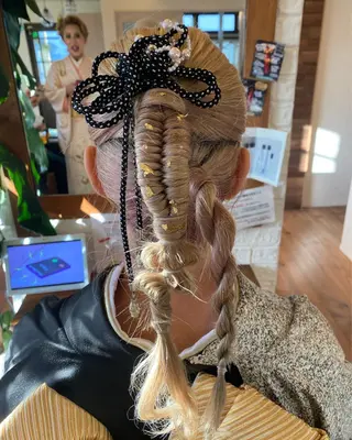 ヘアアレンジ Cheri Cherie所属・井上 歩美のヘアスタイル